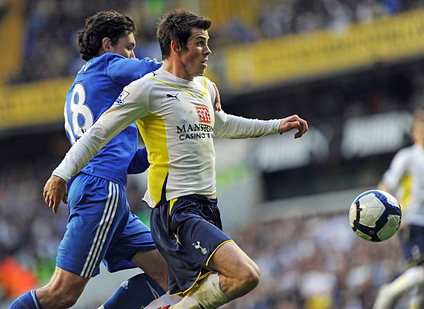 使得他在比 使得他在比